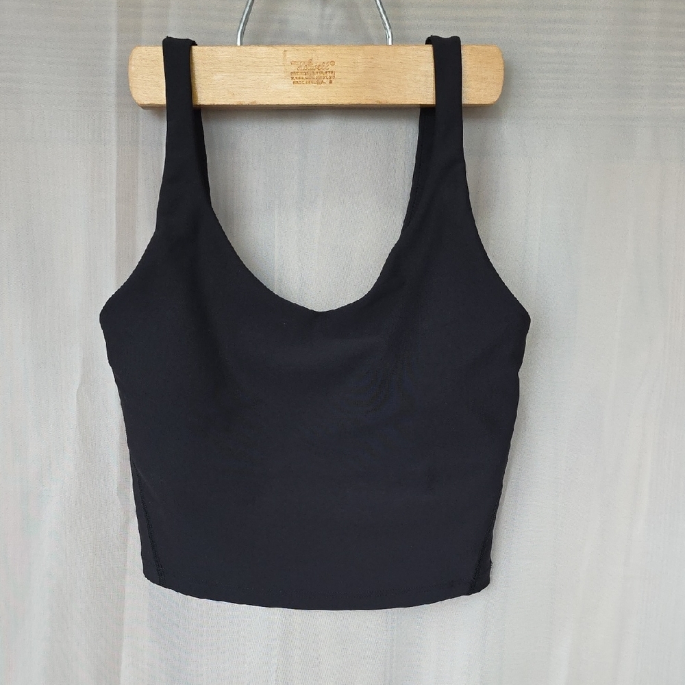 Old Navy Classic Black Athletic Crop Top